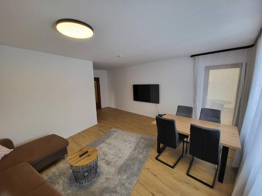 Schoenes Ruhiges Appartement ไครล์สไฮม์ ภายนอก รูปภาพ