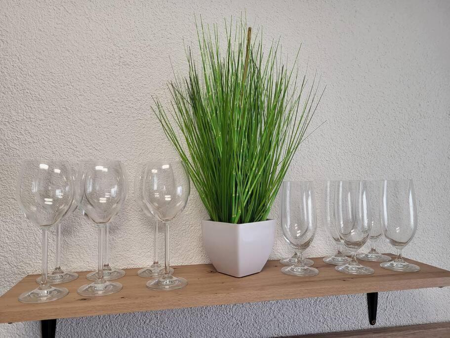 Schoenes Ruhiges Appartement ไครล์สไฮม์ ภายนอก รูปภาพ